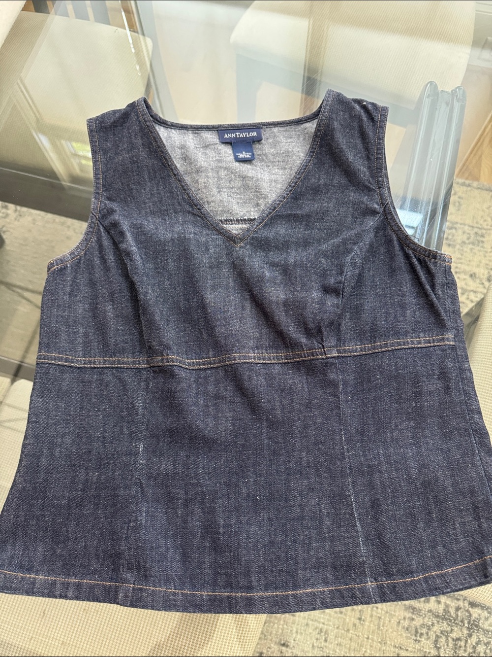 Ann Taylor Women's Dark Denim V-Neck Sleeveless Top Size 2